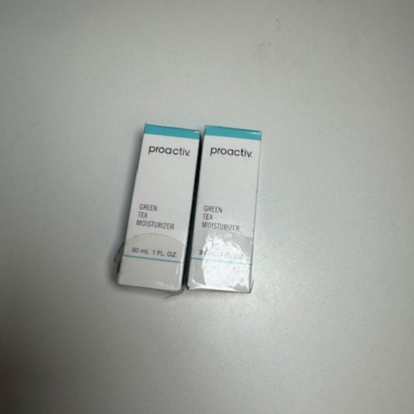 Proactiv Green Tea Moisturizer 1 fl oz. Travel Size Fits in your purse new (2) - Picture 1 of 8